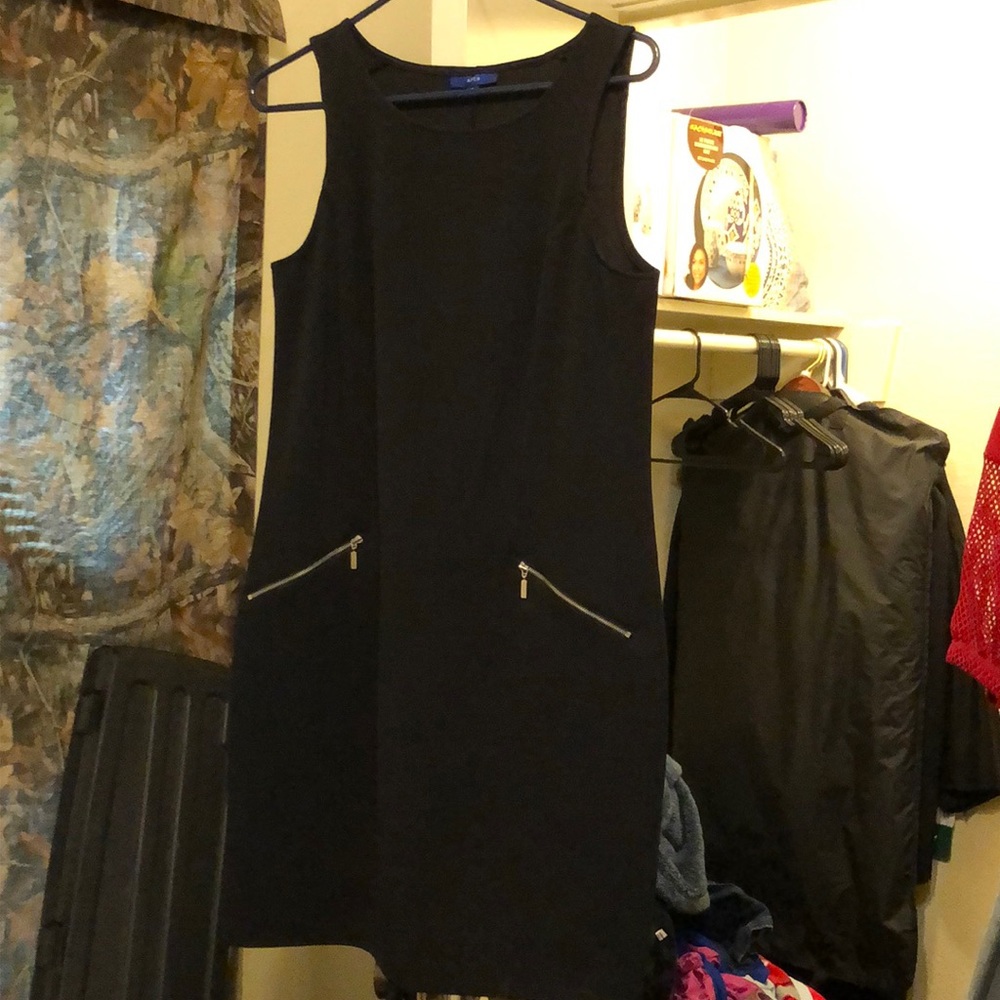 APT 9. Business dress